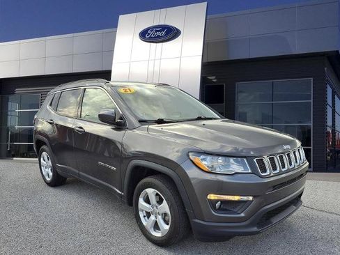 Used 2021 Jeep Compass Latitude w/ Convenience Group FWD image 1