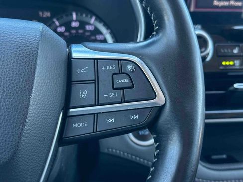 Used 2020 Toyota Highlander Limited image 29