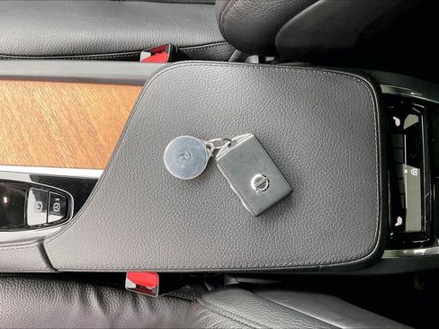 Used 2022 Volvo XC90 T8 Inscription Expression w/ Advanced Package image 14