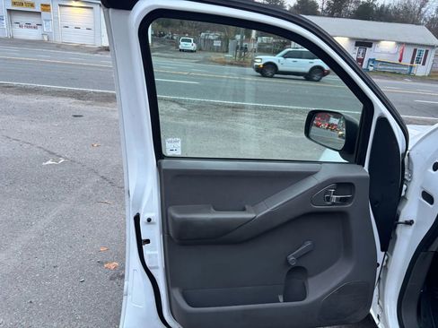 Used 2012 Nissan Frontier S w/ S Preferred Pkg image 19
