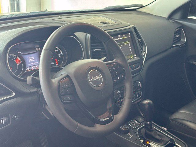 Used 2023 Jeep Cherokee Altitude Lux AWD/4WD image 8