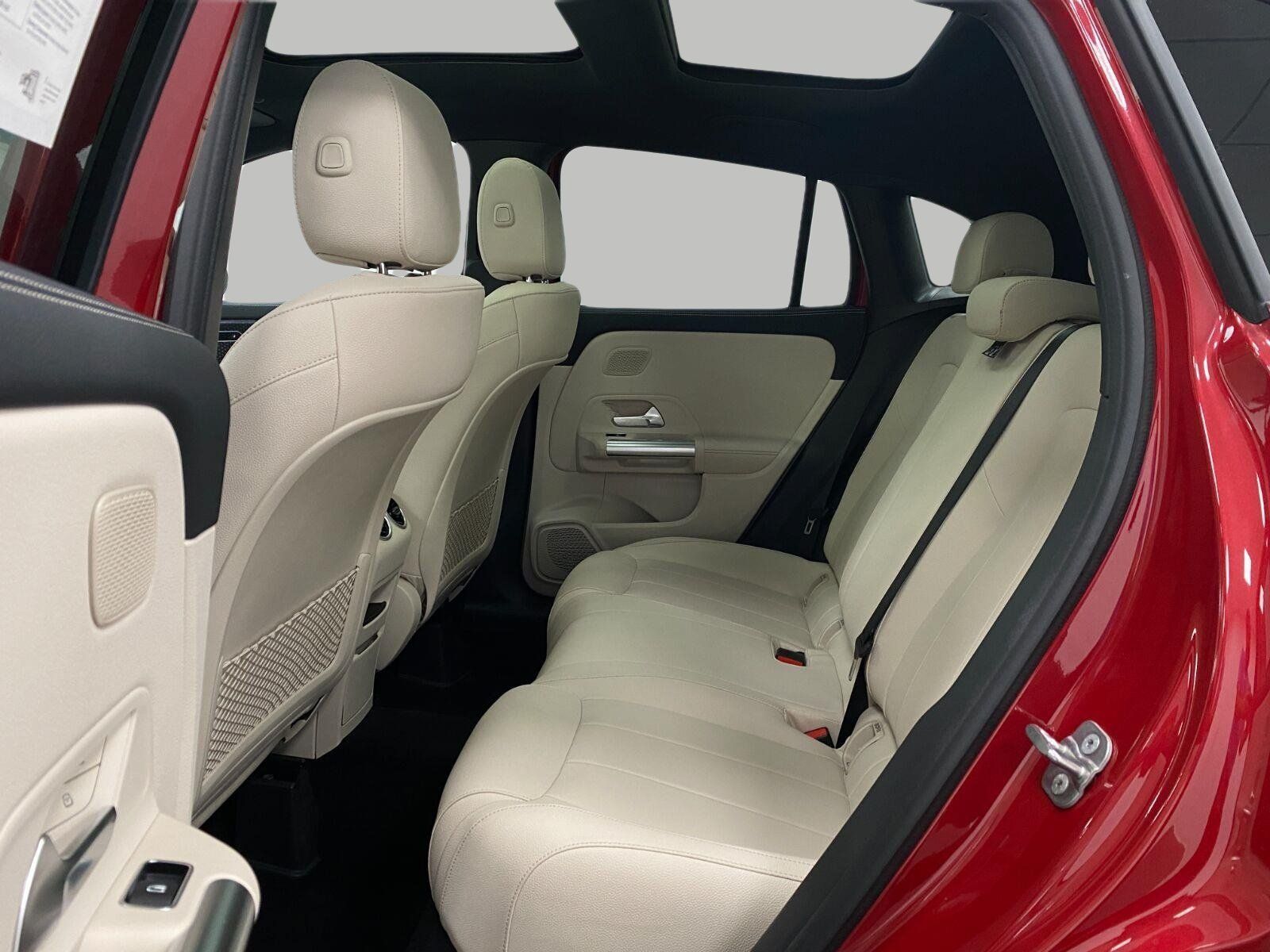 Certified 2026 Mercedes-Benz GLA 250 4MATIC image 26