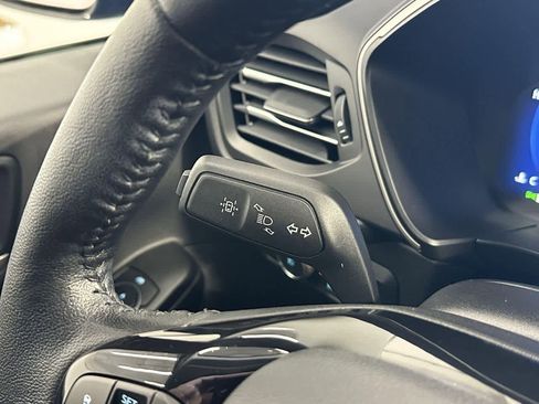 Used 2021 Ford Escape SEL w/ Technology Package image 18