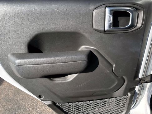 Used 2023 Jeep Wrangler Unlimited Rubicon 4xe w/ Steel Bumper Group image 8