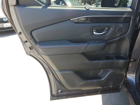 Certified 2025 Honda Pilot Black Edition image 17