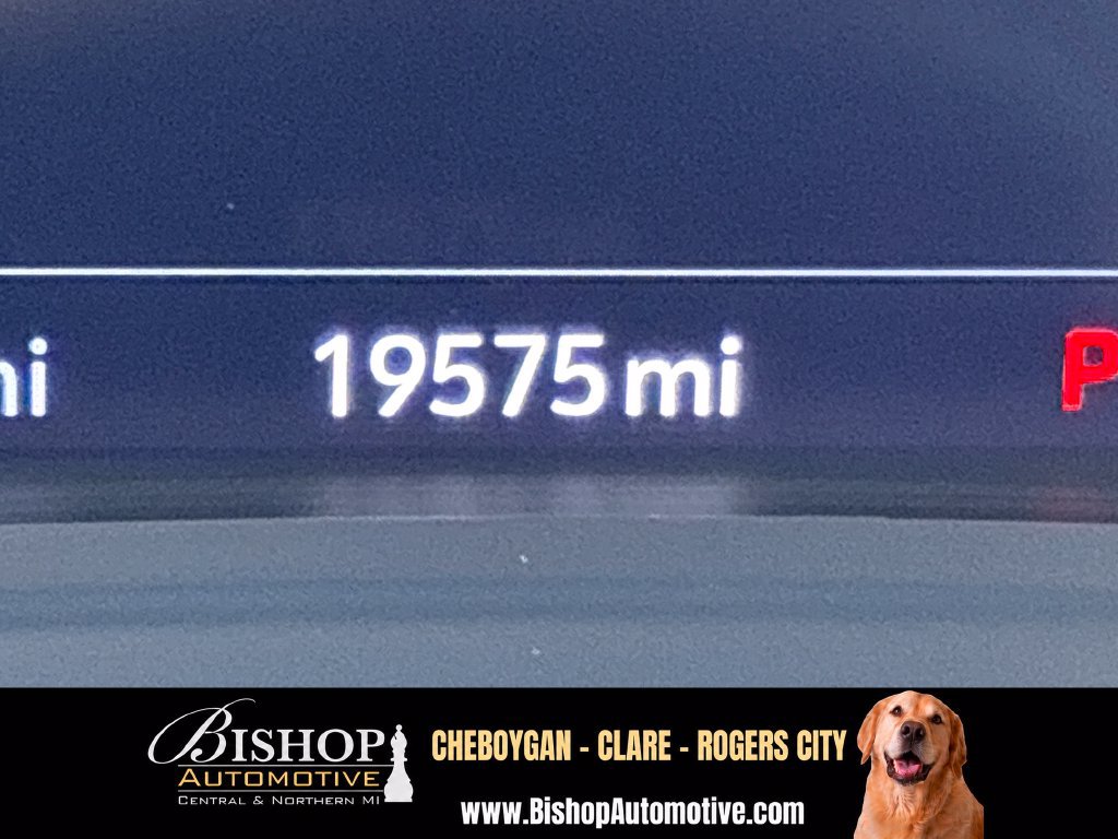 Used 2023 Buick Envision Essence AWD/4WD image 30
