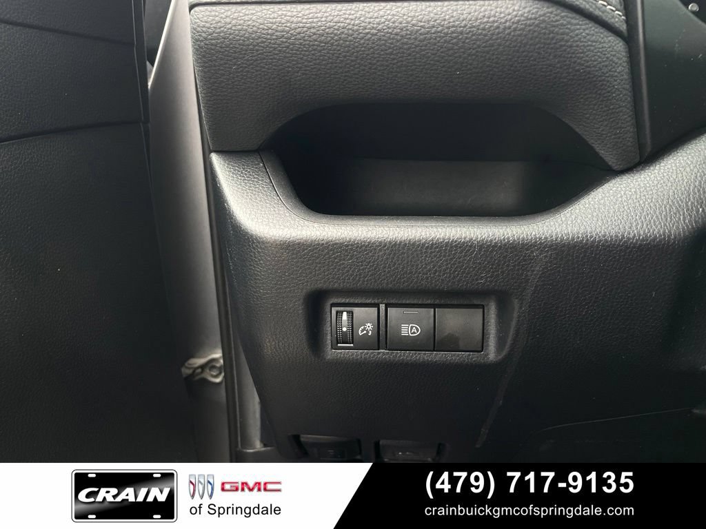 Used 2020 Toyota RAV4 XLE FWD image 13