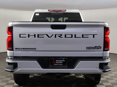 Used 2025 Chevrolet Silverado 2500 High Country w/ Technology Package AWD/4WD image 15
