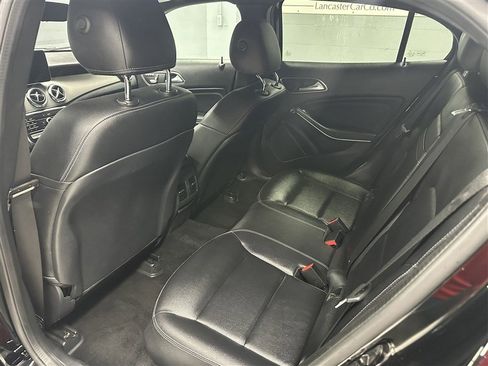 Used 2020 Mercedes-Benz GLA 250 4MATIC w/ Premium Package image 3