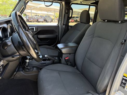 Used 2021 Jeep Gladiator Sport AWD/4WD image 28