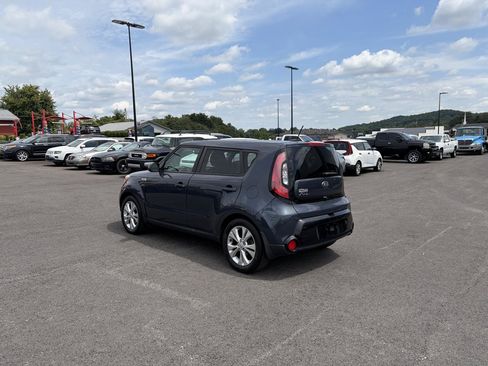 Used 2016 Kia Soul + FWD image 5