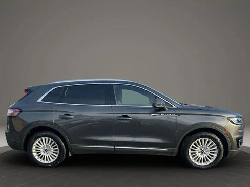 Used 2019 Lincoln Nautilus Premier AWD/4WD image 4
