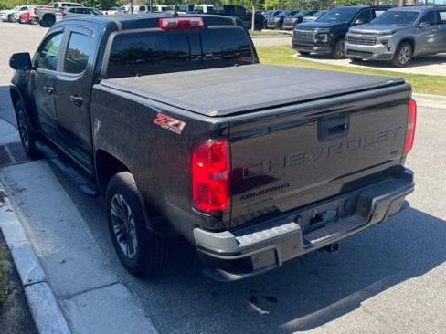 Used 2022 Chevrolet Colorado Z71 AWD/4WD image 6