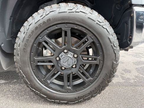 Used 2020 Toyota Tundra SR5 w/ SR5 Upgrade Package AWD/4WD image 11