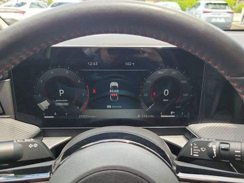 Used 2025 Nissan Kicks SR w/ SR Premium Package FWD image 20