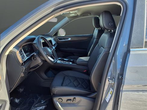 New 2026 Volkswagen Atlas SE image 9