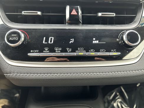 Used 2022 Toyota Corolla SE w/ Carpet Mat Package (TMS) FWD image 16