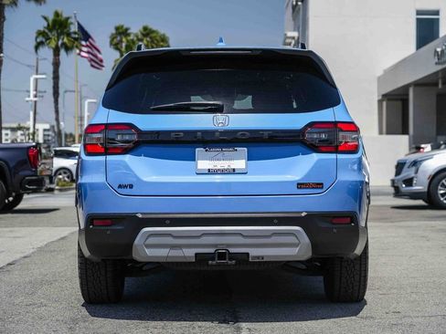 Used 2024 Honda Pilot TrailSport image 7
