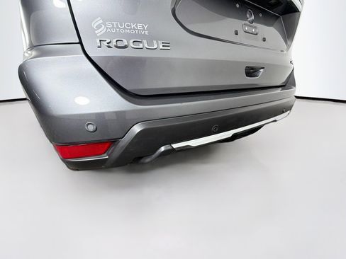 Used 2020 Nissan Rogue SV image 34