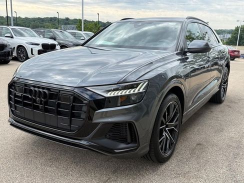 Used 2023 Audi Q8 Prestige w/ Prestige Package AWD/4WD image 8