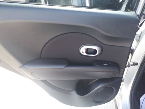 Used 2018 Kia Soul + FWD image 15