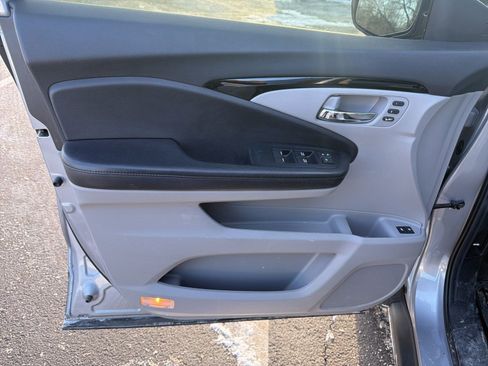 Used 2019 Honda Pilot Elite image 11
