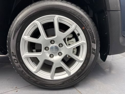 Used 2021 Jeep Renegade Latitude w/ Convenience Group image 9