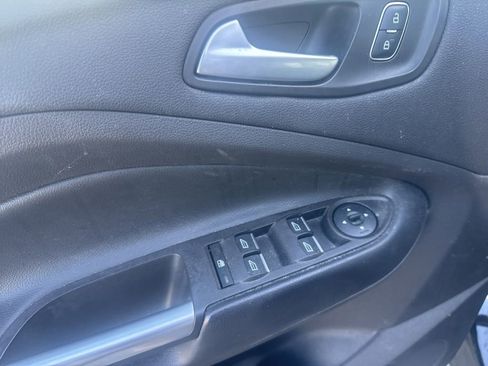 Used 2019 Ford Escape SE image 15