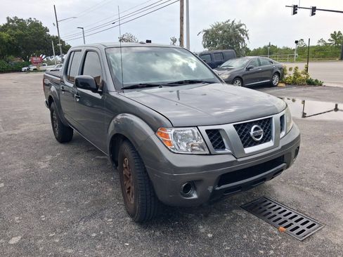 Used 2018 Nissan Frontier SV RWD image 4