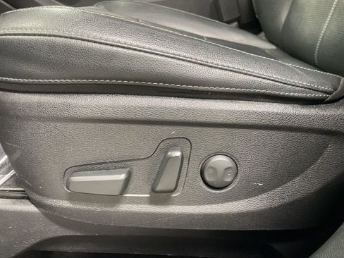 Used 2022 Kia Telluride EX w/ EX Premium Package image 12