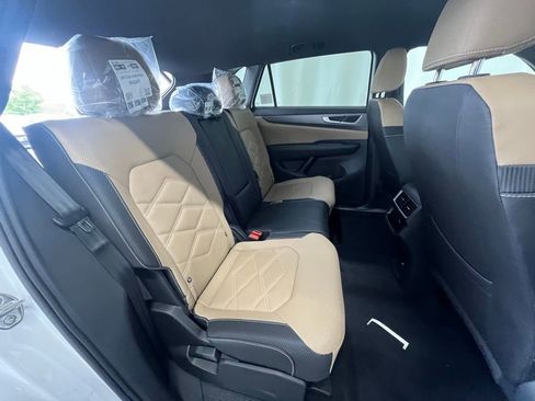 New 2026 Volkswagen Atlas Cross Sport SE image 24