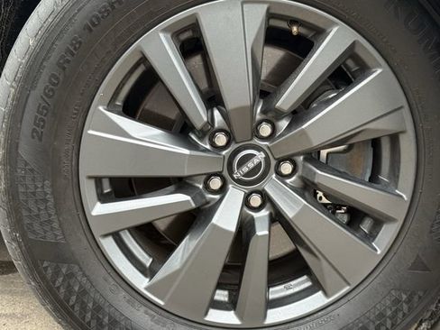 Used 2024 Nissan Pathfinder SV AWD/4WD image 9