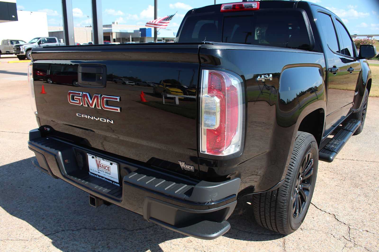 Used 2022 GMC Canyon Elevation w/ Elevation Premium Package AWD/4WD image 15
