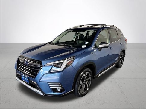 Used 2023 Subaru Forester Touring AWD/4WD image 2