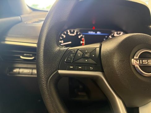 Used 2025 Nissan Altima 2.5 SV FWD image 22
