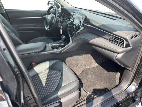 Used 2021 Toyota Camry SE FWD image 22