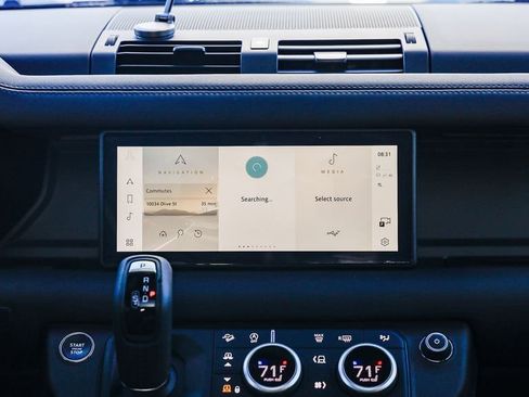 Used 2024 Land Rover Defender 110 X-Dynamic SE image 15