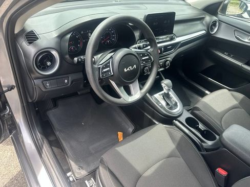 Used 2024 Kia Forte LXS FWD image 9