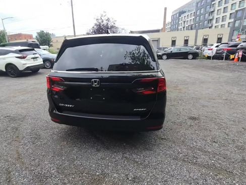 Used 2024 Honda Odyssey Sport image 3