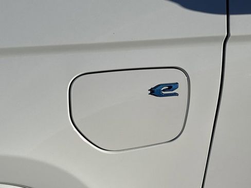 Used 2023 Jeep Grand Cherokee Overland w/ Luxury Tech Group IV image 15