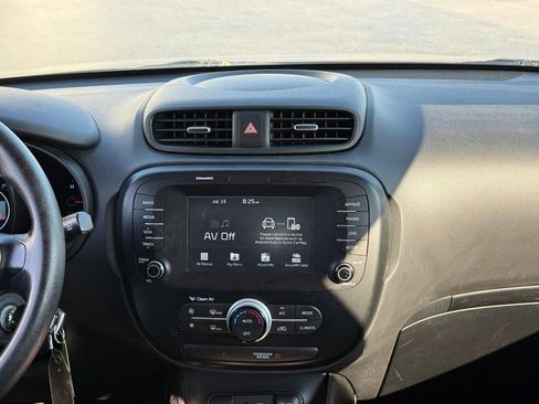 Used 2019 Kia Soul + FWD image 15