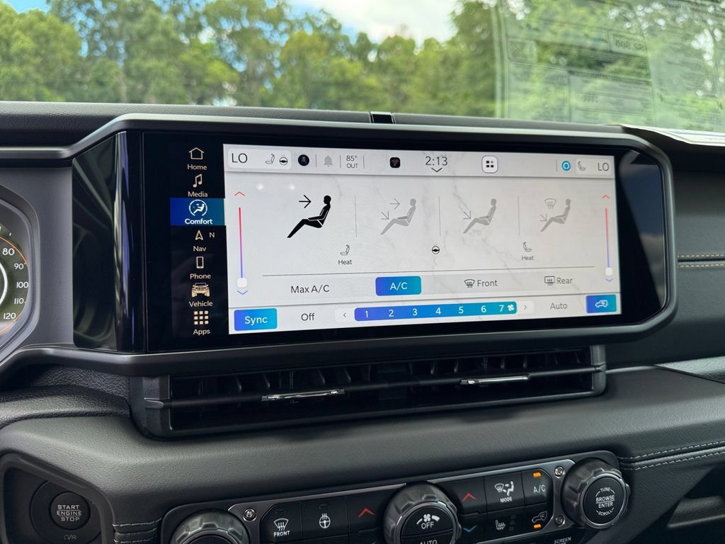 New 2025 Jeep Wrangler Unlimited Sahara AWD/4WD image 28