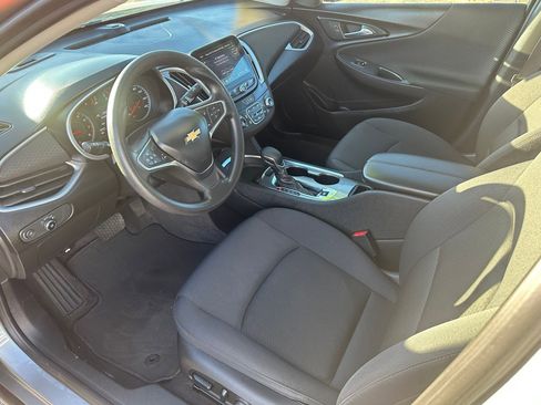 Used 2023 Chevrolet Malibu LT image 4