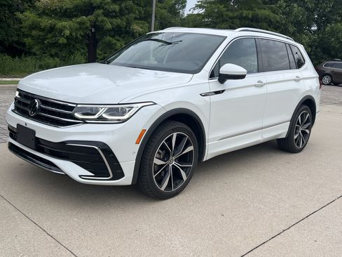 Used 2024 Volkswagen Tiguan SEL R-Line AWD/4WD image 5