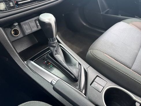 Used 2018 Toyota Corolla LE FWD image 30