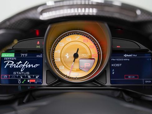 Used 2019 Ferrari Portofino RWD image 46