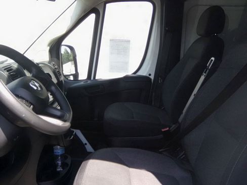 Used 2023 RAM ProMaster 2500 FWD image 7