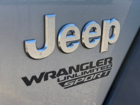 Used 2020 Jeep Wrangler Unlimited Sport S image 29