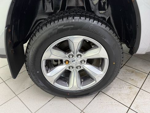Used 2021 RAM 1500 Limited AWD/4WD image 16