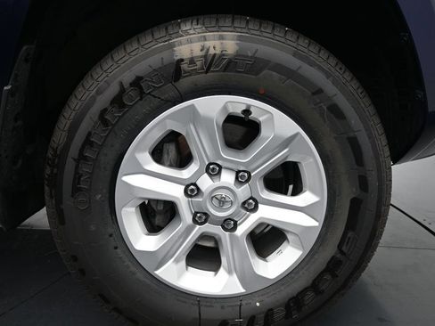Used 2024 Toyota 4Runner SR5 AWD/4WD image 11